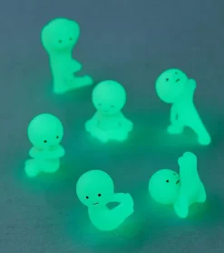 Figurine fluorescente Smiski - série Yoga