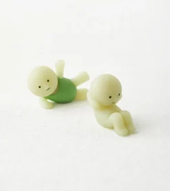 Figurine fluorescente Smiski - série Exercising