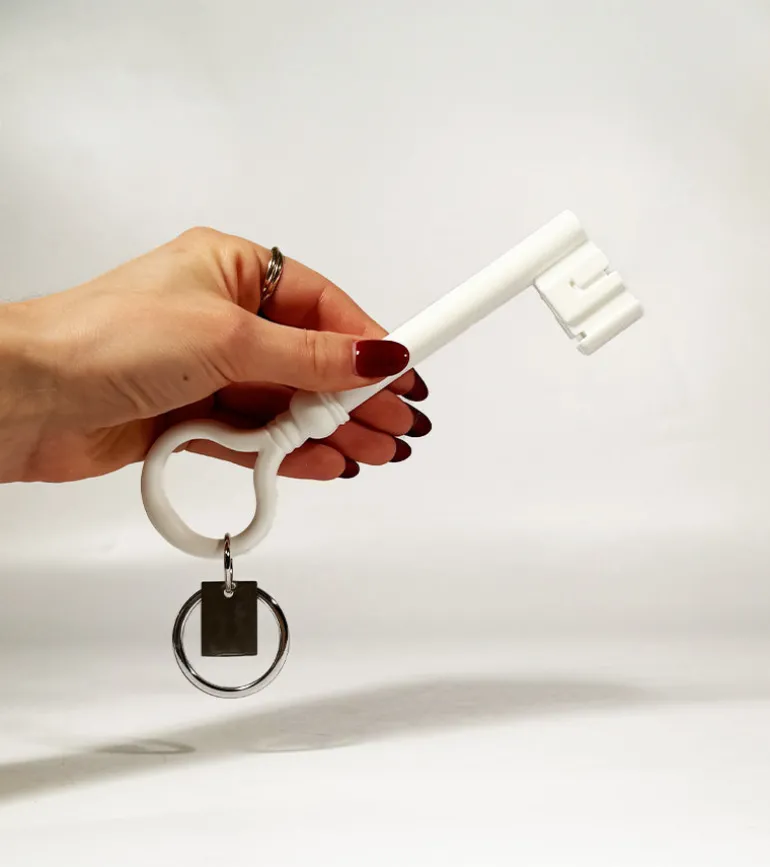 Porte-clés en forme de clé phosphorescente