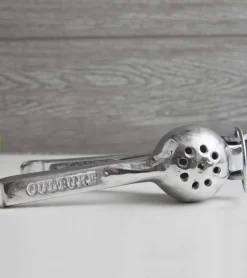 Presse-agrumes à main en aluminium