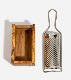 Râpe à fromage italienne en bois d'olivier