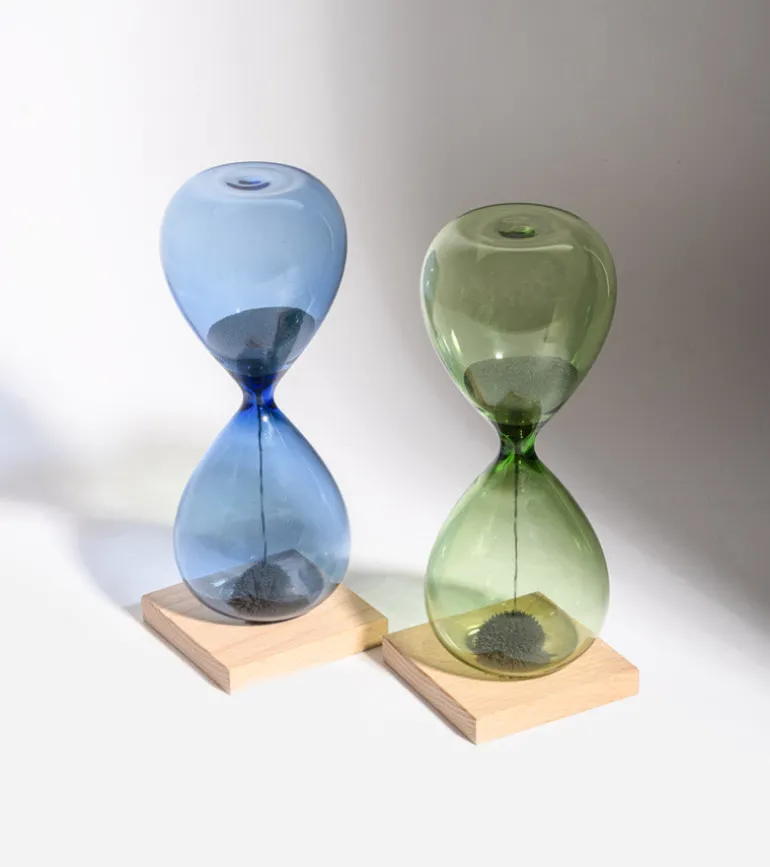 Sablier magnétique coloré