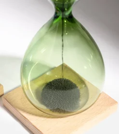 Sablier magnétique coloré