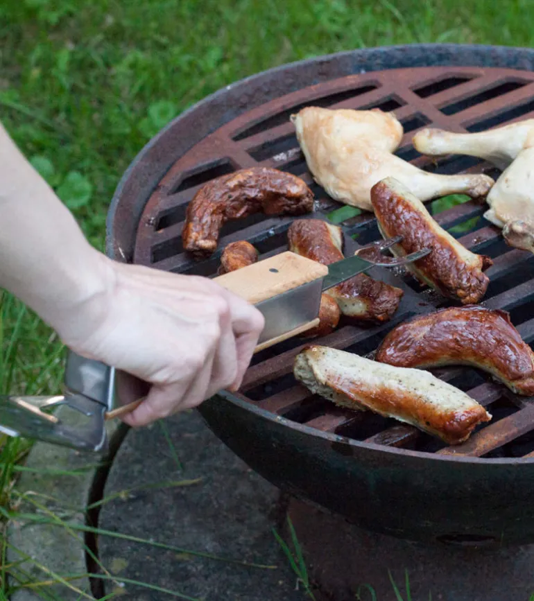 Ustensile pour barbecue 4 en 1 pliable